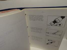 Kansiollinen Ford Transcontinental huoltotiedotteita ja huolto-ohjeita