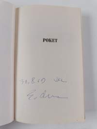 Poket : miehiä ovella 1955-2008 (signeerattu)