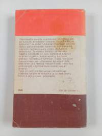 Kymmenen pientä neekeripoikaa : jännitysromaani