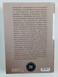 Pellon pientareilta akateemisiin sfääreihin