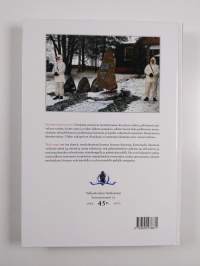 Kyllä tästä selvitään : sata vuotta elettyä, koettua ja kerrottua Suomen historiaa