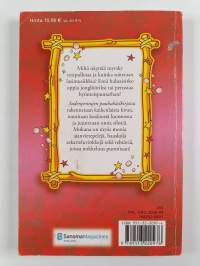 Sudenpentujen puuhakäsikirja : Pelaa ja puuhaa