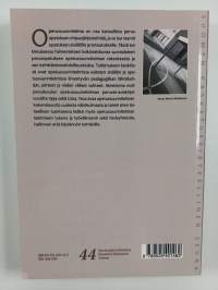 Opetussuunnitelman mallin jäsennys : sisältö ja pedagogiikka kokonaisuuden rakentajina