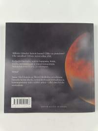 Verikuu ja muita outoja tarinoita