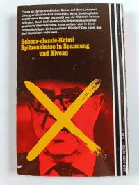 Der Mann im braunen Anzug