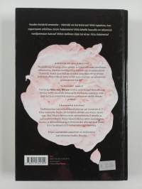 Petos lautasella : tiedätkö, mitä kaikkea suuhusi panet