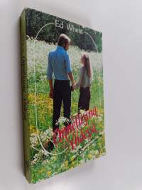 Onnellisina yhdessä : kirja rakkaudesta kaikenikäisille aviopareille