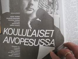 Nyrkkiposti 1969 nr 11, Lolan musta avioliitto - neekeri on paras, Purtsi kännissä 2.29 promillea, Sähkösokki, Suomen paras rakastaja Rainer Lindgren, Teiniliitto...