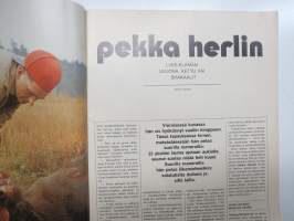 Vip 1971 nr 2, Harri Piitulainen urasi on ohi, Playboy - Hujgh Hefnerin valtakunta, Pekka Herlin, Homeros vai viinapullo,Ruostsi ryösti Suomen Saabin, Alaston totuus