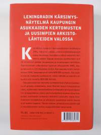 Leningrad : piiritetyn kaupungin murhenäytelmä 1941-1944