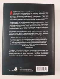 Kuolema kulkee kulisseissa