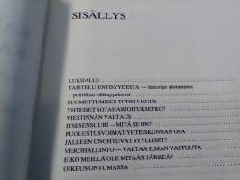 Kaventunut kansanvalta : diktatuuria demokratiassa : kokoomateos