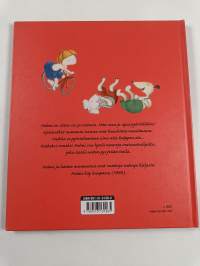 Helmi ajaa pyörällä