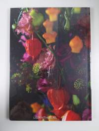 Interiors &amp; in the City : Lisianthus (lukematon)