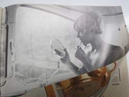 Jallu 1970 nr 3, Arabialaistaa seksiopetusta bordellissa, Alivuokralaisen seksikkäitä kokemuksia, Kisse eli Kristtina Niemelä Kokkolasta, Rodoksen miesrakastajat, ym