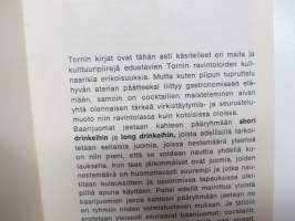 Tornin Cocktailkirja - Tornin kirjat VII, perustietoja ja parisataa reseptiä - sisältää erillisen Tornin Ritarien Pyhän Rituaalijuoman "Neekerinveri" -reseptin