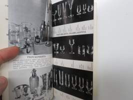 Tornin Cocktailkirja - Tornin kirjat VII, perustietoja ja parisataa reseptiä - sisältää erillisen Tornin Ritarien Pyhän Rituaalijuoman "Neekerinveri" -reseptin