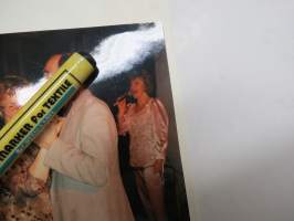 Laulaja Eila Pienimäki, laulukeikka -valokuvat 3 kpl