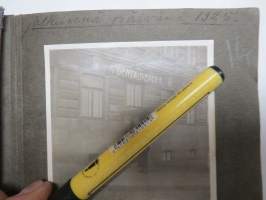 Valokuva-albumi 1920-luvulta, paljon kuvia Helsingistä, opiskelijaelämää, ym. mukana 1kpl pikakuvaamo "ASA":n kuva