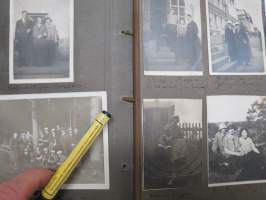 Valokuva-albumi 1920-luvulta, paljon kuvia Helsingistä, opiskelijaelämää, ym. mukana 1kpl pikakuvaamo "ASA":n kuva