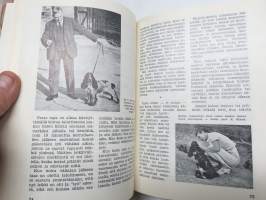 SKL - Suomen Kennel-Liiton julkaisu (jäsenlehti) vv. 1952-1958 -sidotut vuosikerrta neljänä sidoksena