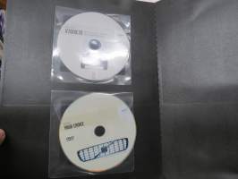 Volvo V70 / XC70 2003 -myyntiesitekansio, jossa 2 x DVD ja 3 painettua esitettä ympäritö / huolto / asiakkaan edut