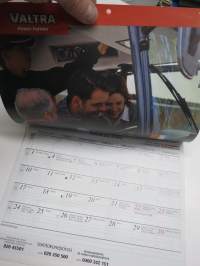 Valtra 2002 seinäkalenteri / wall calendar