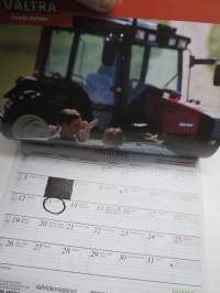 Valtra 2002 seinäkalenteri / wall calendar
