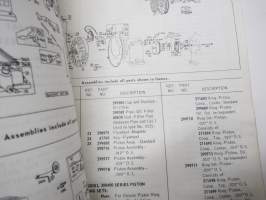 Briggs &amp; Stratton Illustrated Parts List Model Series 300420 to 300425