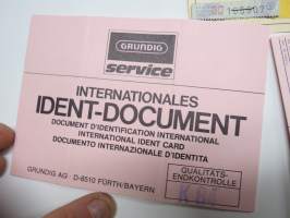 Grundig 8660 SK väri TV -käyttöohjekirja ym. mukana toimitettuja papereita