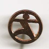 Koululiikuntaliiton (KLL) yleisurheilun taitomerkki - rintamerkki, neulamerkki