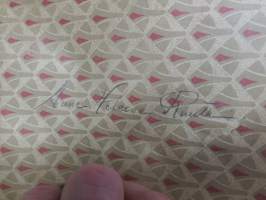 Muistokirja - Aune Heleena Ruuth (Suojaasto, Vehmaa) -muistokirja kiiltokuvineen ja  teksteineen vv. 1919-1923, runsaasti kiiltokuvia, kaikki näkyvät kohteen kuvista