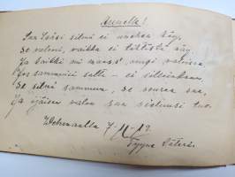 Muistokirja - Aune Heleena Ruuth (Suojaasto, Vehmaa) -muistokirja kiiltokuvineen ja  teksteineen vv. 1919-1923, runsaasti kiiltokuvia, kaikki näkyvät kohteen kuvista