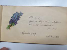 Muistokirja - Aune Heleena Ruuth (Suojaasto, Vehmaa) -muistokirja kiiltokuvineen ja  teksteineen vv. 1919-1923, runsaasti kiiltokuvia, kaikki näkyvät kohteen kuvista