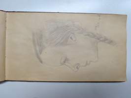 Muistokirja - Aune Heleena Ruuth (Suojaasto, Vehmaa) -muistokirja kiiltokuvineen ja  teksteineen vv. 1919-1923, runsaasti kiiltokuvia, kaikki näkyvät kohteen kuvista