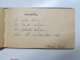 Muistokirja - Aune Heleena Ruuth (Suojaasto, Vehmaa) -muistokirja kiiltokuvineen ja  teksteineen vv. 1919-1923, runsaasti kiiltokuvia, kaikki näkyvät kohteen kuvista