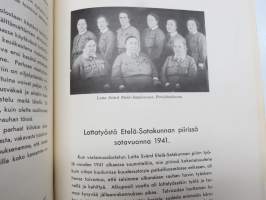 Kuvia ja kuvauksia Etelä-Satakunnan Suojeluskuntapiirin Esikunnan ja Lottien työskenteluystä sodan aikana vv. 1941-42