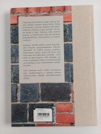 Ainutkertaista arkea  Fiskarsissa, 13 tarinaa