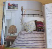 Virkkaa uusvanhaa : 30 viehkeää vintage-ohjetta