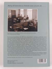 Vihreän lampun taika : Eero Tommila, kemisti