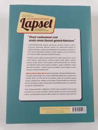 Jälleenrakentajien lapset : sotienjälkeinen Suomi lapsen silmin