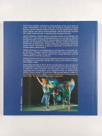 Tanssia elämyksen ehdoilla : lasten ja nuorten tanssin luovia prosesseja = Dance as an art experience : creative processes in children's dance