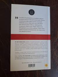 Et sinä (vielä) kuole : ensihoitajan tositarinoita ambulanssista. 1