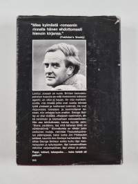 Pappi, lukkari, talonpoika, vakooja : romaani