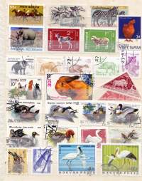 Filatelia koko maailma säilökirja (16 sivua, 23 x 17 cm). Paljon vanhaa Ruotsia mukana, myös uudempia postimerkkejä.