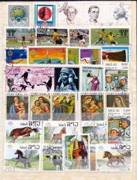 Filatelia koko maailma säilökirja (16 sivua, 23 x 17 cm). Paljon vanhaa Ruotsia mukana, myös uudempia postimerkkejä.