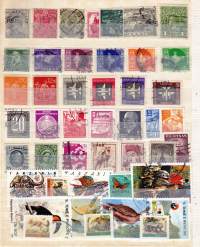 Filatelia koko maailma säilökirja (16 sivua, 23 x 17 cm). Paljon vanhaa Ruotsia mukana, myös uudempia postimerkkejä.