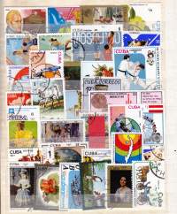 Filatelia koko maailma säilökirja (16 sivua, 23 x 17 cm). Paljon vanhaa Ruotsia mukana, myös uudempia postimerkkejä.