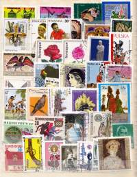 Filatelia koko maailma säilökirja (16 sivua, 23 x 17 cm). Paljon vanhaa Ruotsia mukana, myös uudempia postimerkkejä.