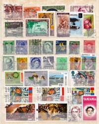 Filatelia koko maailma säilökirja (16 sivua, 23 x 17 cm). Paljon vanhaa Ruotsia mukana, myös uudempia postimerkkejä.